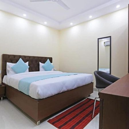 Hotel Mannat Bhera Enclave New Delhi Buitenkant foto