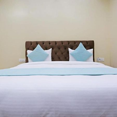 Hotel Mannat Bhera Enclave New Delhi Buitenkant foto