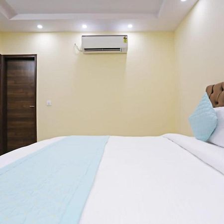Hotel Mannat Bhera Enclave New Delhi Buitenkant foto